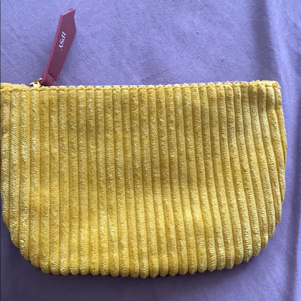 Cosmetic bag